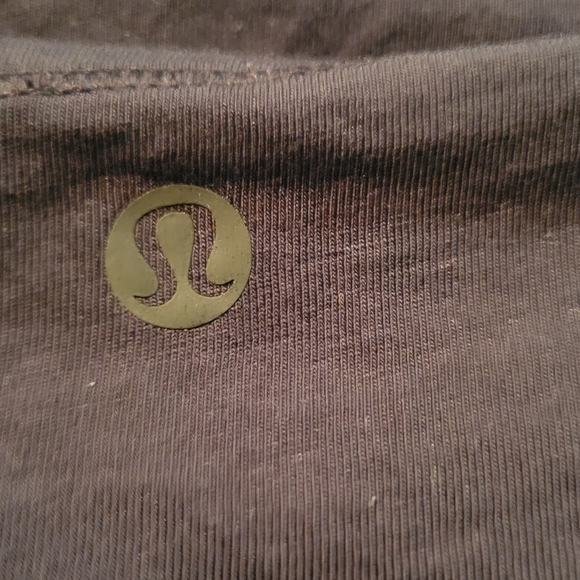 LULULEMON BLACK TSHIRT - Picture 5 of 11